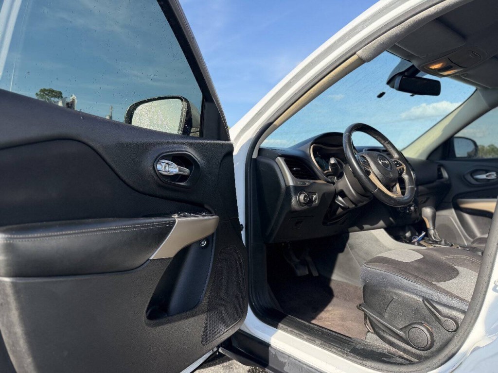 2018 Jeep Cherokee Image 7