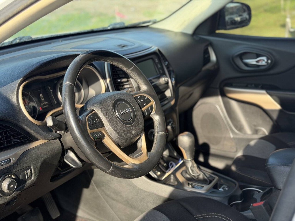 2018 Jeep Cherokee Image 8
