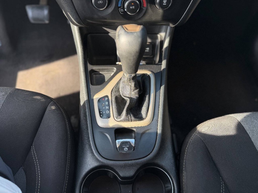 2018 Jeep Cherokee Image 16