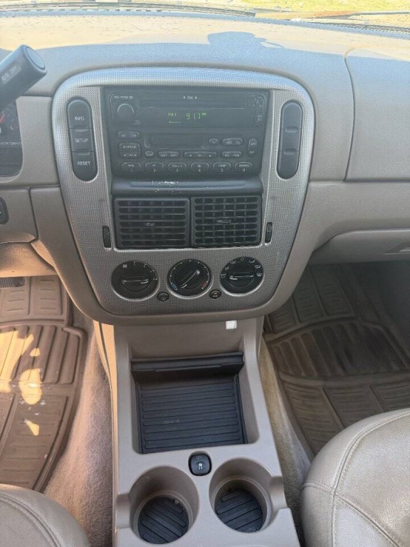 2003 Ford Explorer Image 12
