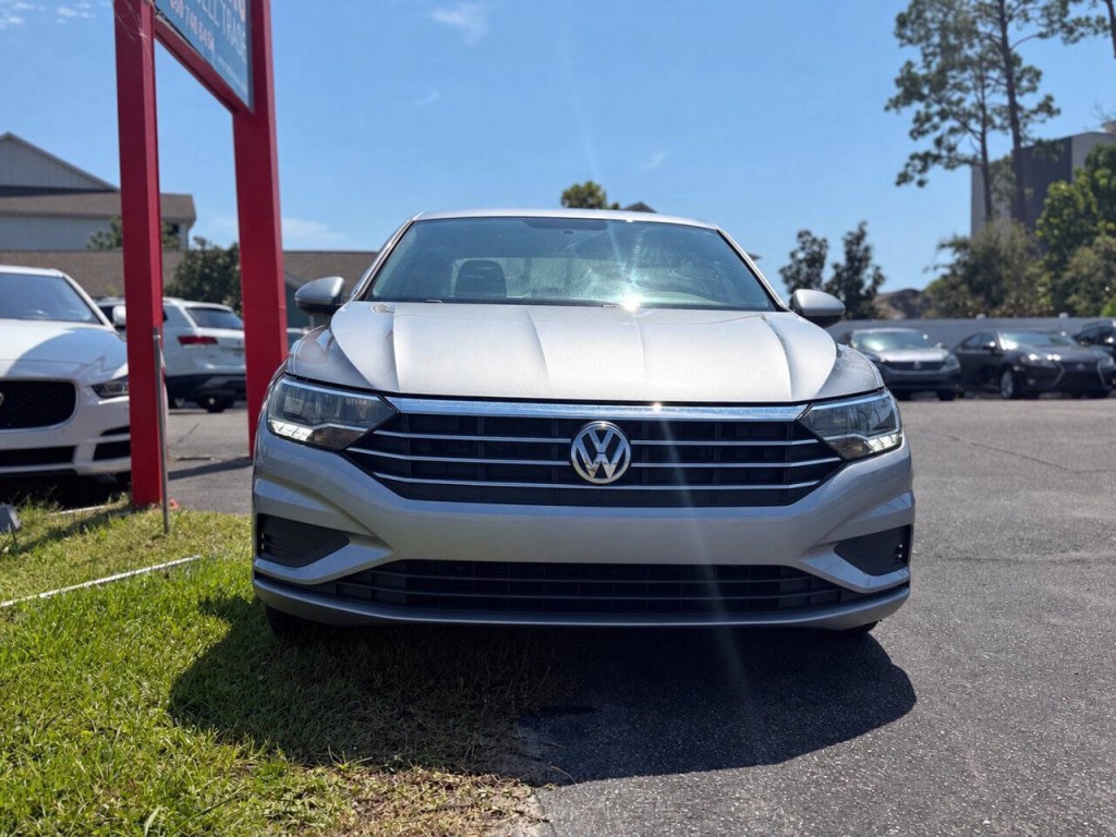 2021 Volkswagen Jetta Image 2
