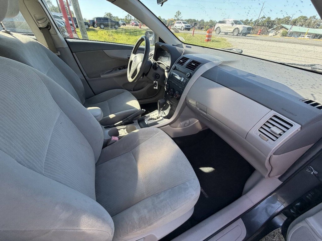 2010 Toyota Corolla Image 10