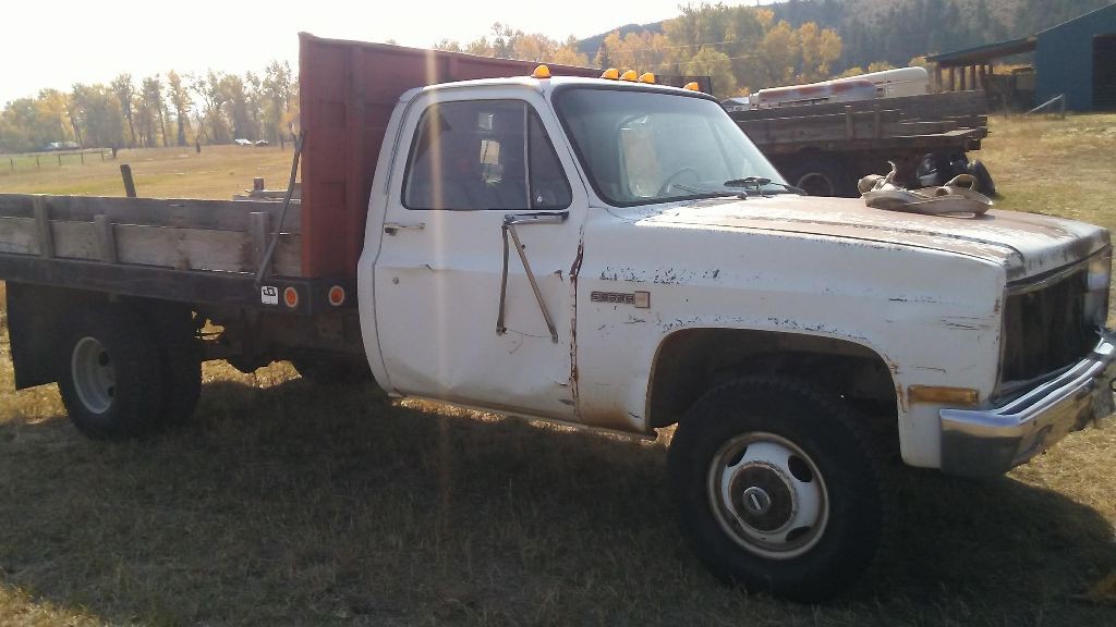 1982 GMC C/K 3500 Image 3