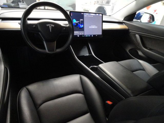 2019 Tesla Model 3 Image 9