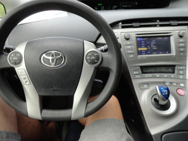 2014 Toyota Prius Image 9
