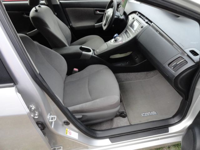 2014 Toyota Prius Image 15