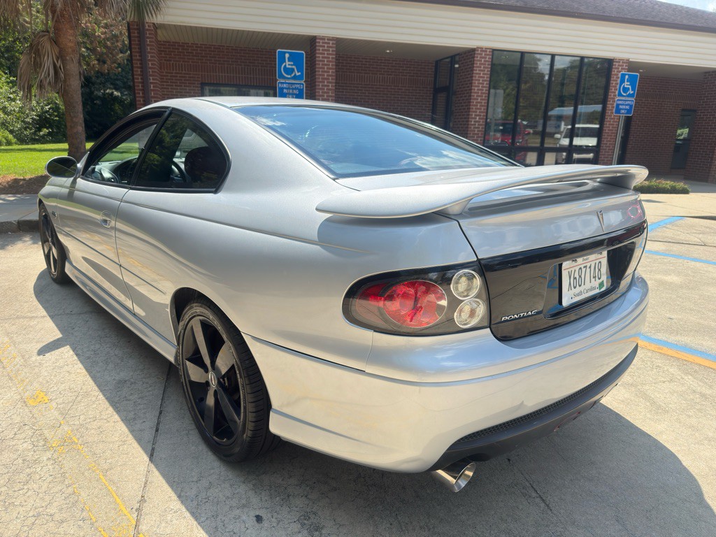 2006 Pontiac GTO Image 8