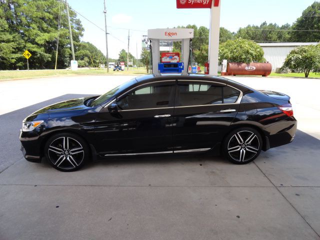 2017 Honda Accord Image 4