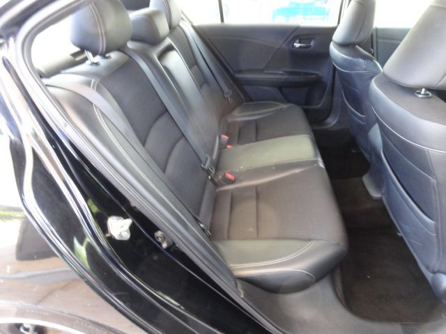 2017 Honda Accord Image 14