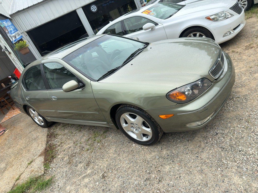 2001 INFINITI I30 Image 1