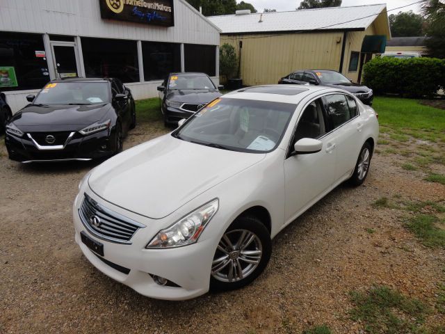 2011 INFINITI G37 Image 3