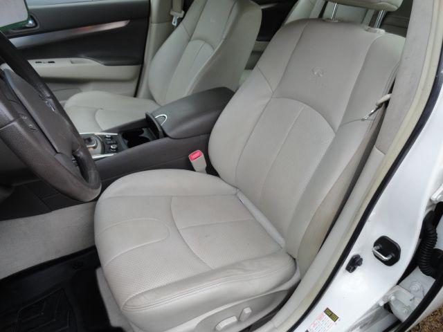 2011 INFINITI G37 Image 14