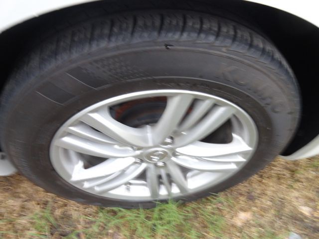 2011 INFINITI G37 Image 19