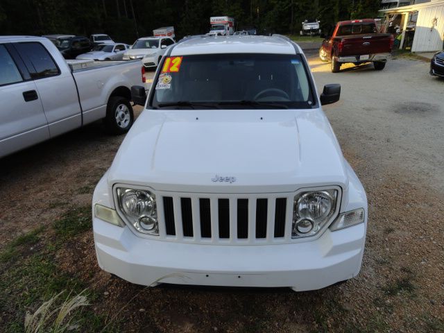 2012 Jeep Liberty Image 2