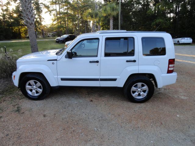 2012 Jeep Liberty Image 4