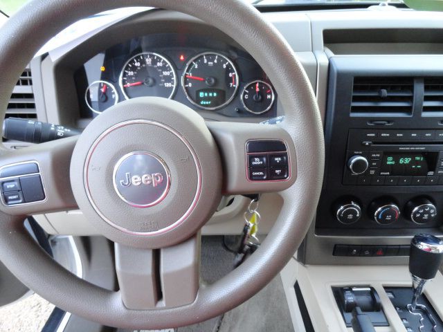 2012 Jeep Liberty Image 10