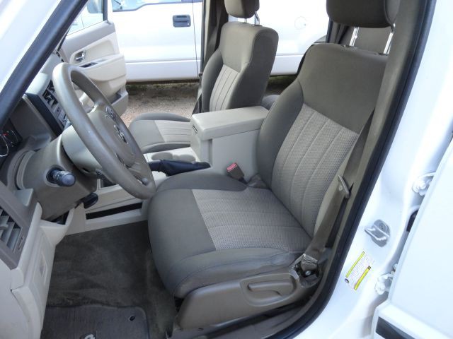 2012 Jeep Liberty Image 11