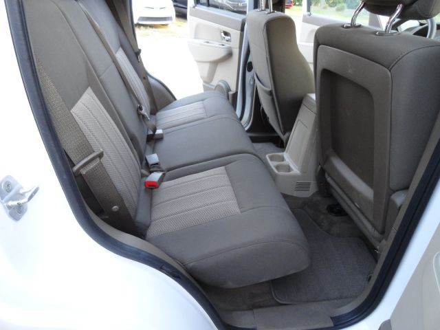 2012 Jeep Liberty Image 16