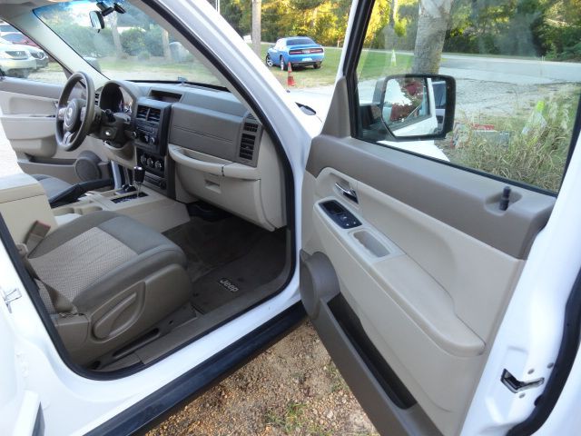 2012 Jeep Liberty Image 18