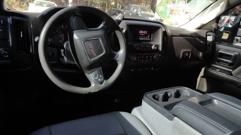 2015 GMC Sierra 2500 Image 15