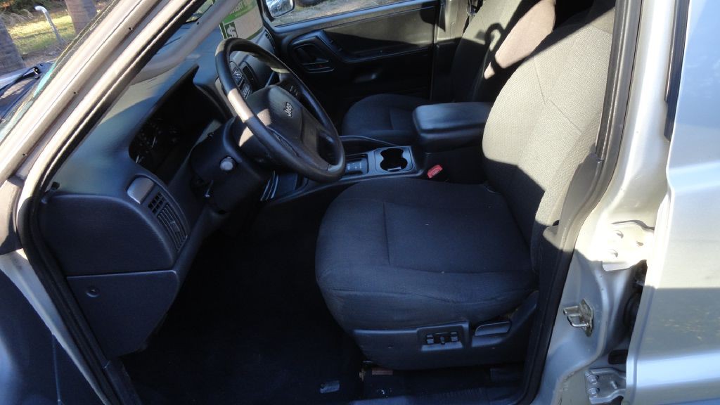 2004 Jeep Grand Cherokee Image 12