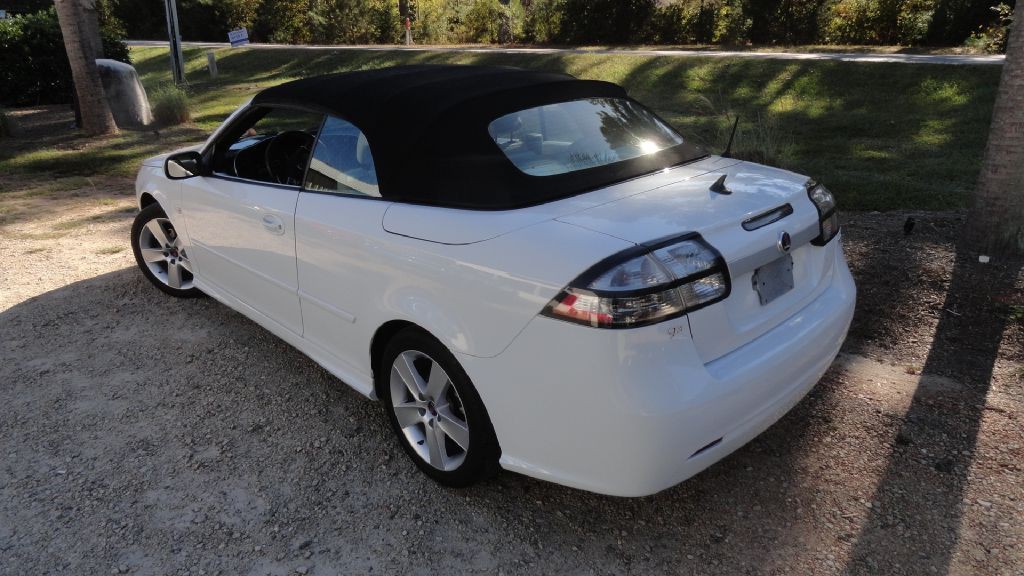 2010 Saab 9-3 Image 5