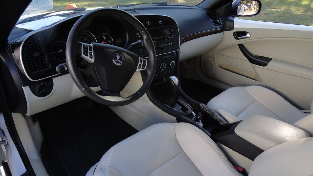 2010 Saab 9-3 Image 10