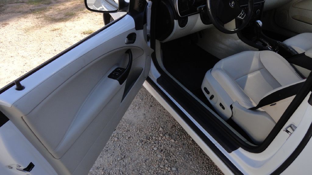 2010 Saab 9-3 Image 11