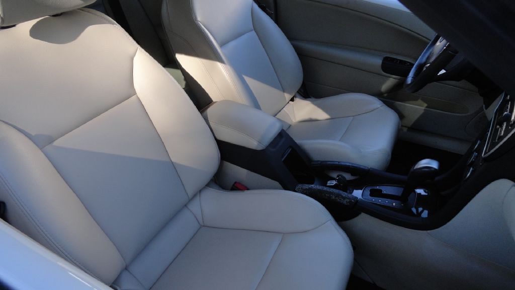 2010 Saab 9-3 Image 14