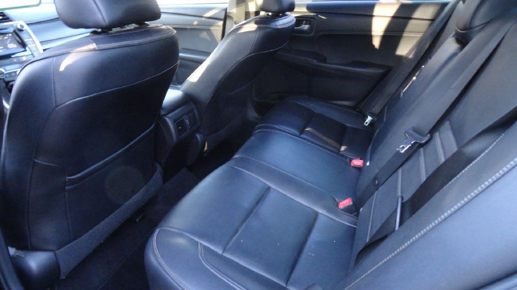 2015 Toyota Camry Image 8