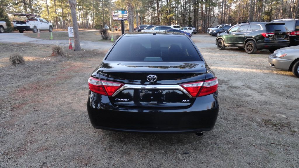 2015 Toyota Camry Image 11