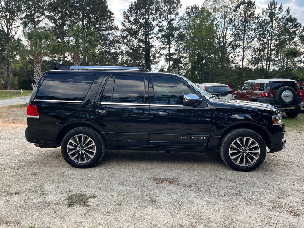 2017 Lincoln Navigator Image 4