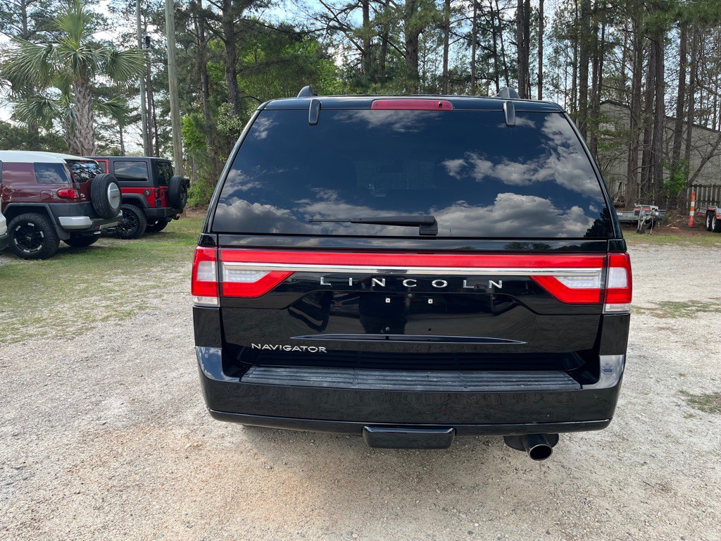 2017 Lincoln Navigator Image 6