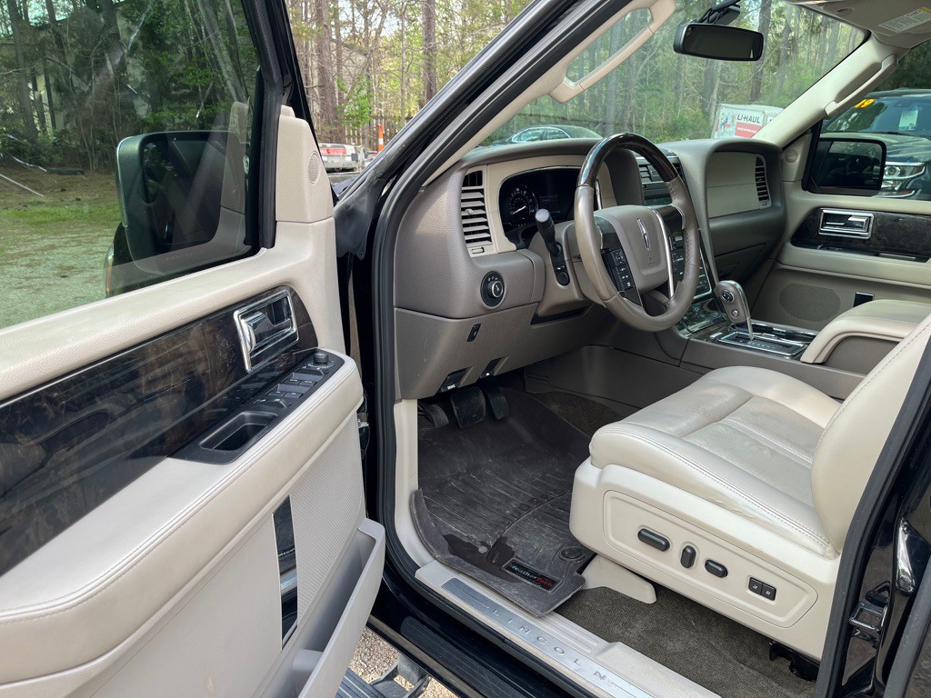 2017 Lincoln Navigator Image 7