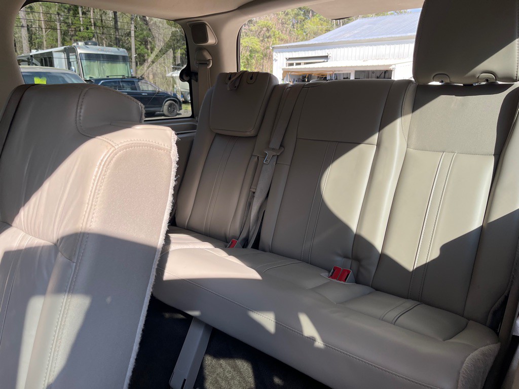 2017 Lincoln Navigator Image 12