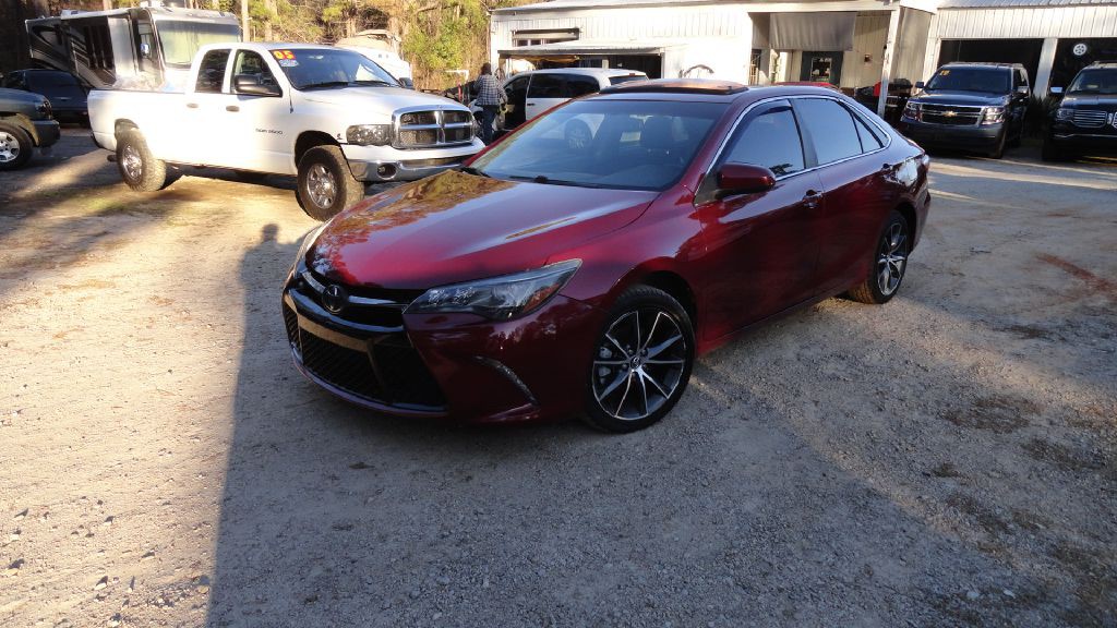 2015 Toyota Camry Image 2