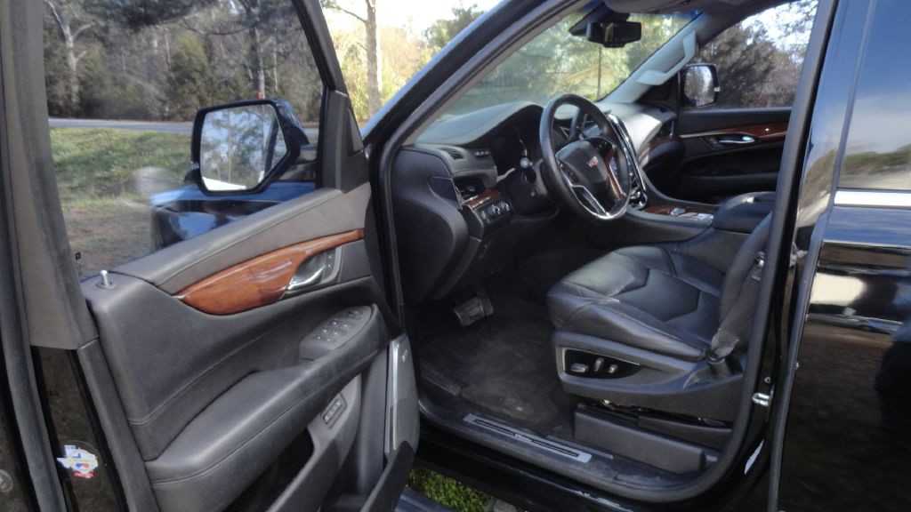 2016 Cadillac Escalade Image 4