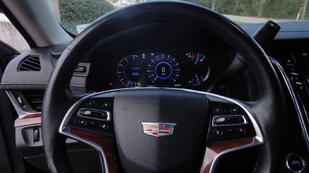 2016 Cadillac Escalade Image 8