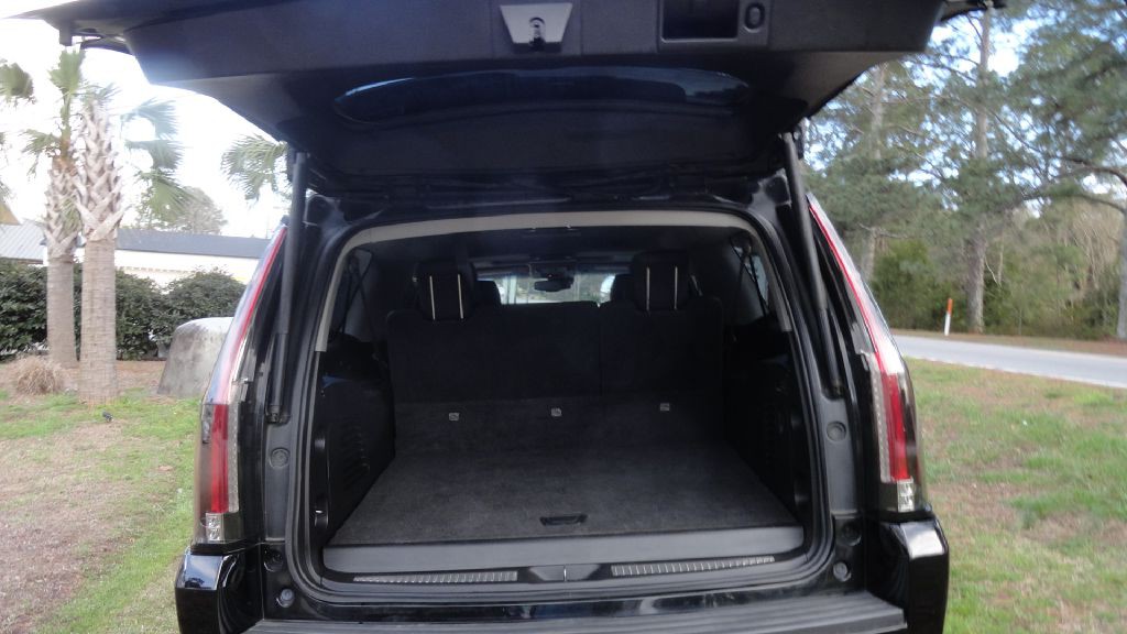 2016 Cadillac Escalade Image 16