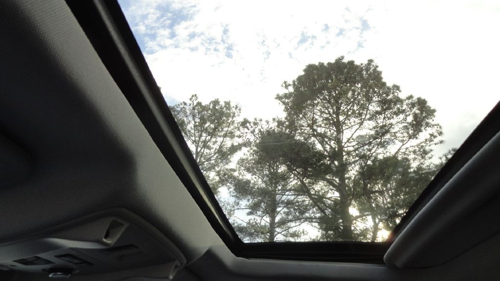 2016 Cadillac Escalade Image 18