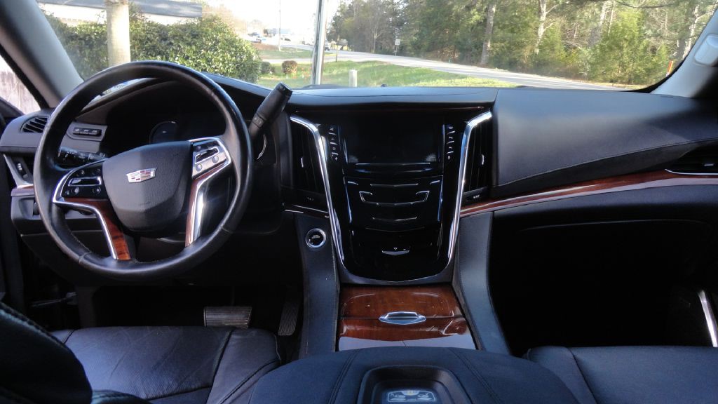 2016 Cadillac Escalade Image 19