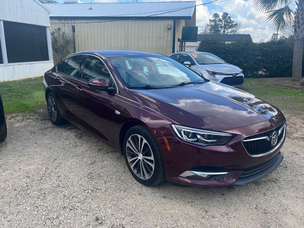 2018 Buick Regal Image 1