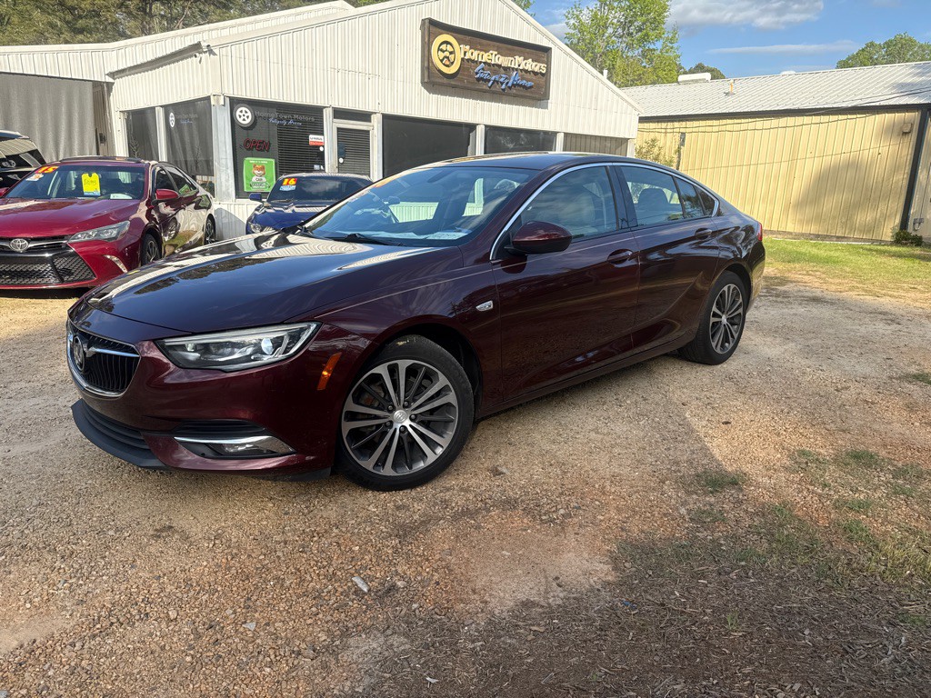 2018 Buick Regal Image 2