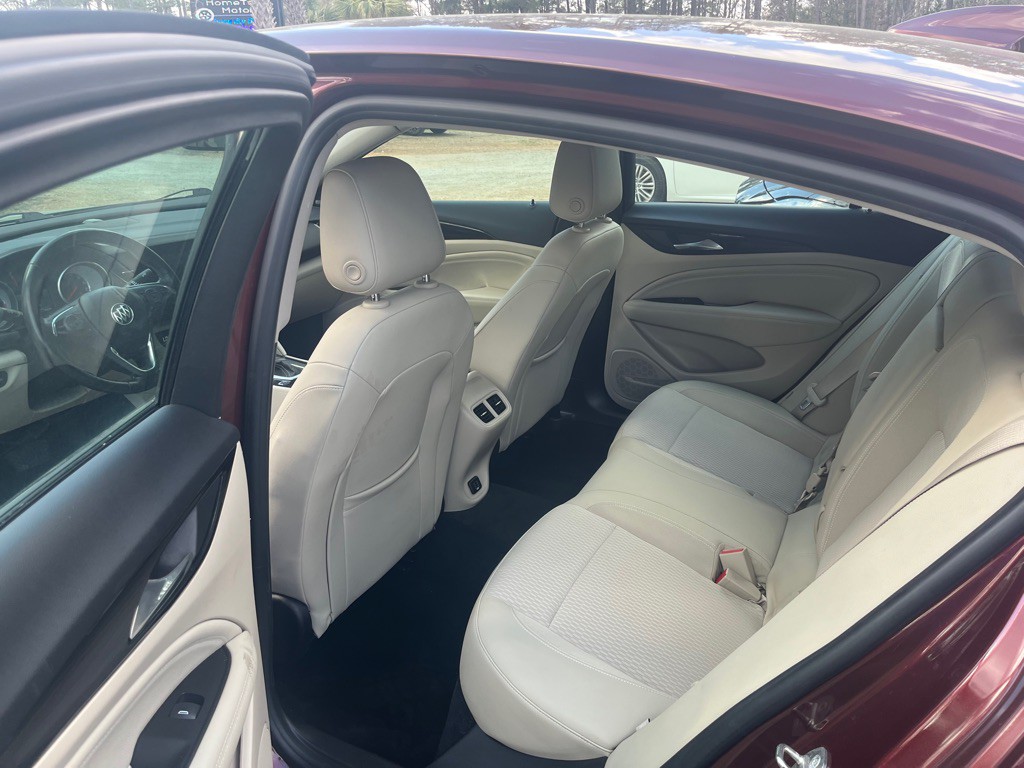 2018 Buick Regal Image 9