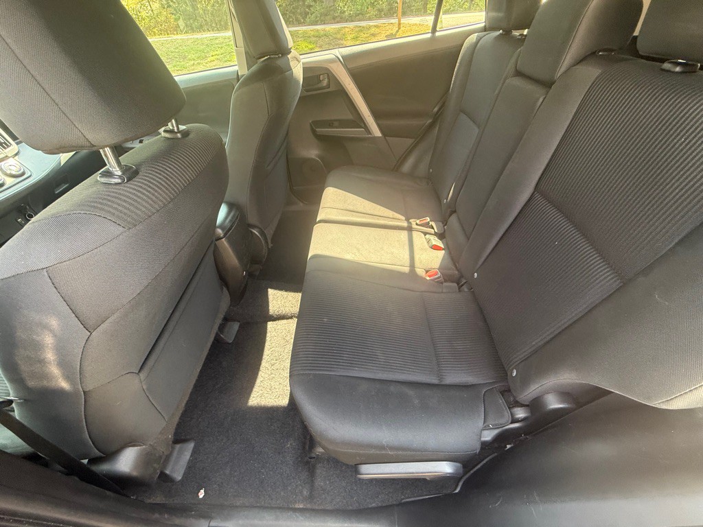 2017 Toyota Rav4 Image 9
