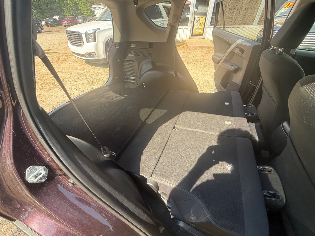 2017 Toyota Rav4 Image 11