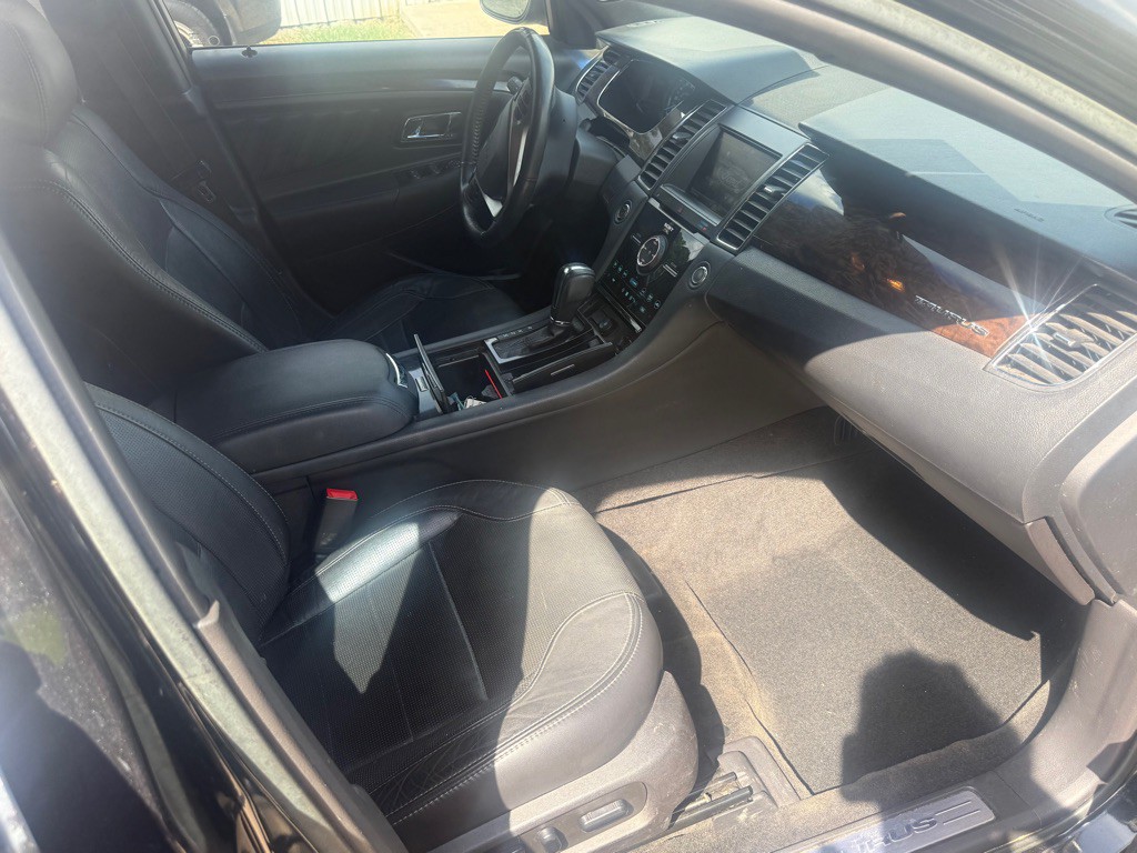 2015 Ford Taurus Image 6