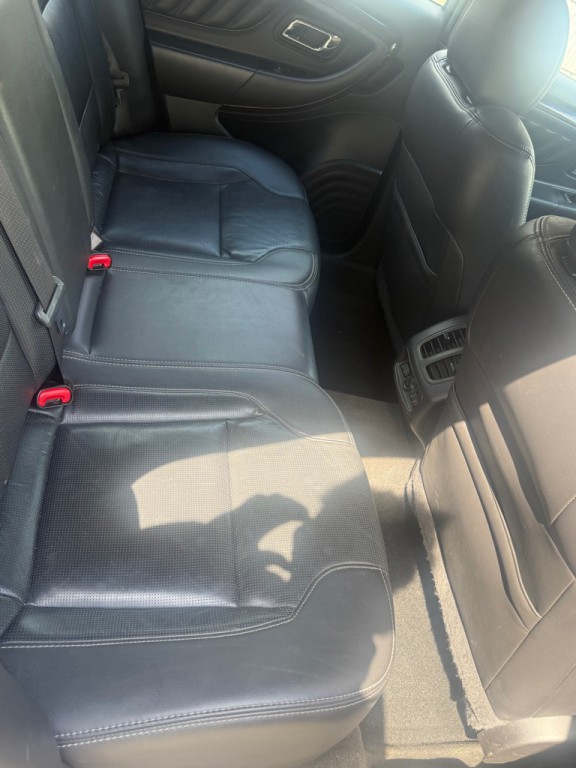 2015 Ford Taurus Image 7