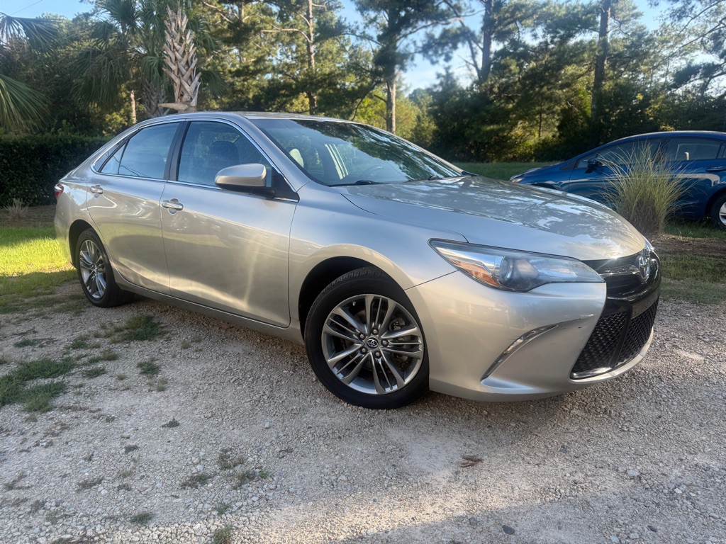 2017 Toyota Camry Image 3