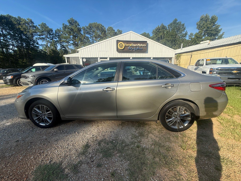 2017 Toyota Camry Image 6